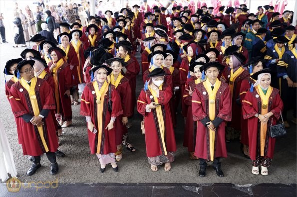 LIPUTAN WISUDA UNPAD GEL IV TA 2022 2023 SESI II (22)