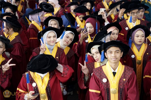 LIPUTAN WISUDA UNPAD GEL IV TA 2022 2023 SESI II (23)