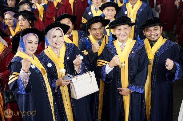 LIPUTAN WISUDA UNPAD GEL IV TA 2022 2023 SESI II (25)