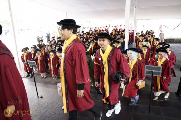 LIPUTAN WISUDA UNPAD GEL IV TA 2022 2023 SESI II (26)