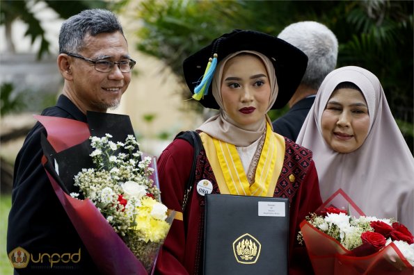 LIPUTAN WISUDA UNPAD GEL IV TA 2022 2023 SESI II (3)