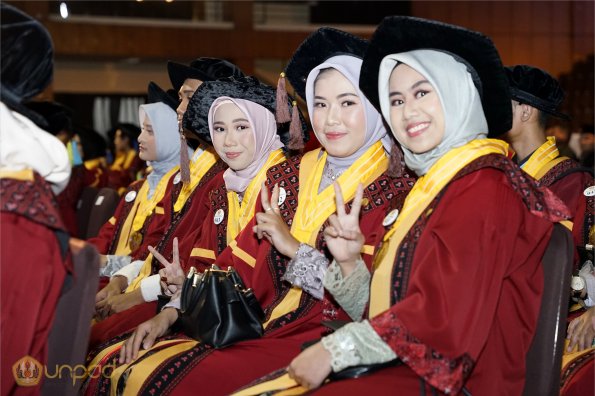 LIPUTAN WISUDA UNPAD GEL IV TA 2022 2023 SESI II (30)