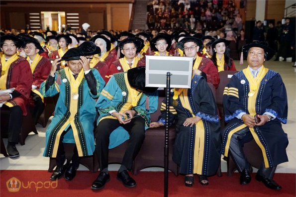 LIPUTAN WISUDA UNPAD GEL IV TA 2022 2023 SESI II (32)