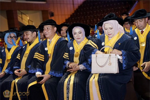 LIPUTAN WISUDA UNPAD GEL IV TA 2022 2023 SESI II (37)