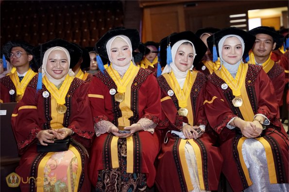 LIPUTAN WISUDA UNPAD GEL IV TA 2022 2023 SESI II (41)