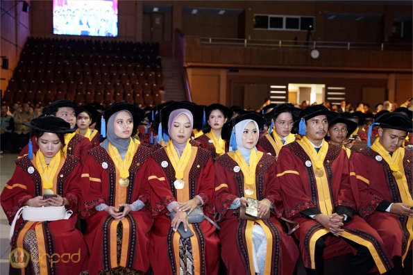 LIPUTAN WISUDA UNPAD GEL IV TA 2022 2023 SESI II (43)