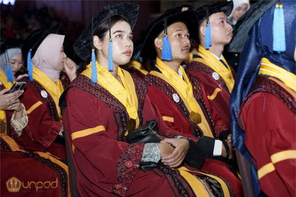 LIPUTAN WISUDA UNPAD GEL IV TA 2022 2023 SESI II (46)