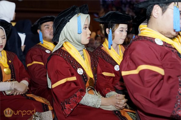 LIPUTAN WISUDA UNPAD GEL IV TA 2022 2023 SESI II (48)