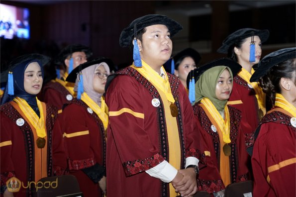 LIPUTAN WISUDA UNPAD GEL IV TA 2022 2023 SESI II (53)