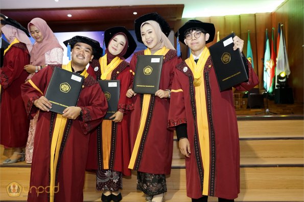 LIPUTAN WISUDA UNPAD GEL IV TA 2022 2023 SESI II (69)