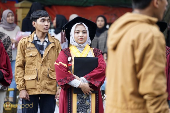 LIPUTAN WISUDA UNPAD GEL IV TA 2022 2023 SESI II (7)