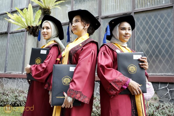 LIPUTAN WISUDA UNPAD GEL IV TA 2022 2023 SESI II (73)