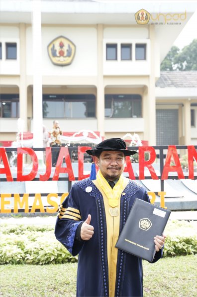 LIPUTAN WISUDA UNPAD GEL IV TA 2022 2023 SESI II (75)