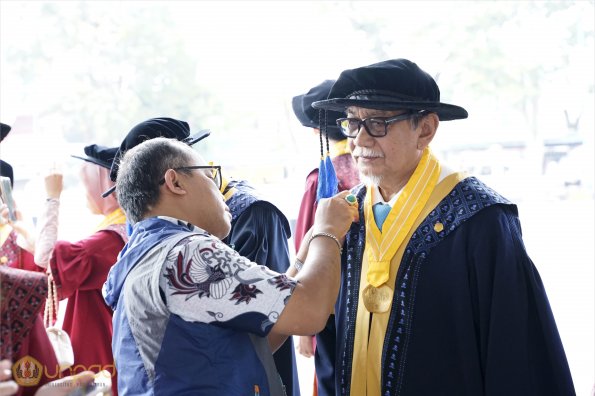 LIPUTAN WISUDA UNPAD GEL IV TA 2022 2023 SESI II (8)