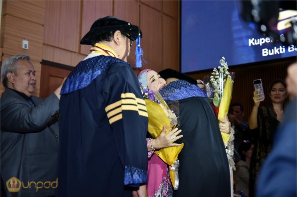 LIPUTAN WISUDA UNPAD GEL IV TA 2022 2023 SESI II (93)