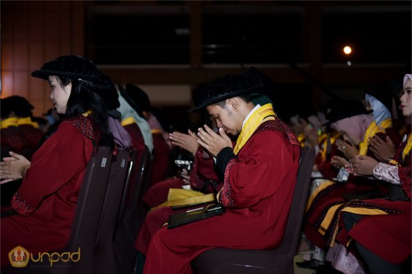 LIPUTAN WISUDA UNPAD GEL IV TA 2022 2023 SESI II (96)