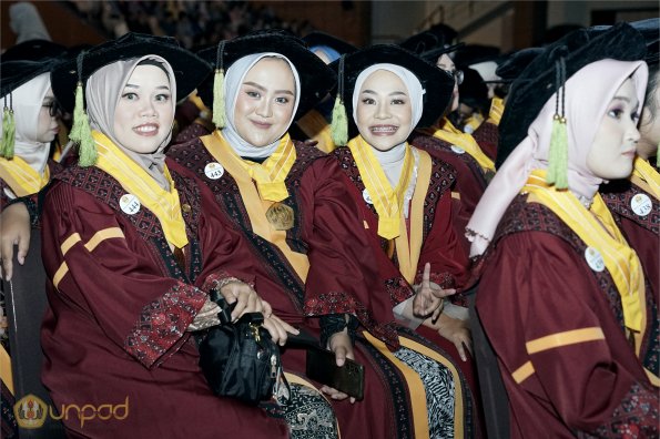 WISUDA UNPAD GEL IV TA 2023-2024 (58)