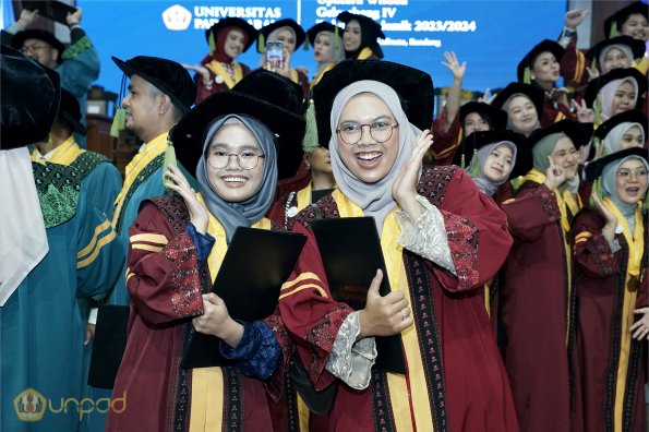 WISUDA UNPAD GEL IV TA 2023-2024 (88)