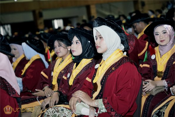 WISUDA UNPAD GEL IV TA 2023-2024 (12)