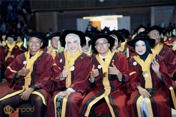 WISUDA UNPAD GEL IV TA 2023-2024 (20)