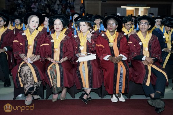 WISUDA UNPAD GEL IV TA 2023-2024 (25)