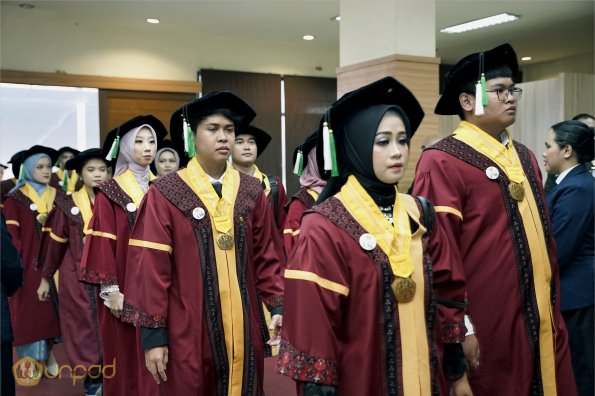 WISUDA UNPAD GEL IV TA 2023-2024 (3)