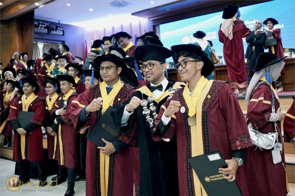 WISUDA UNPAD GEL IV TA 2023-2024 (57)