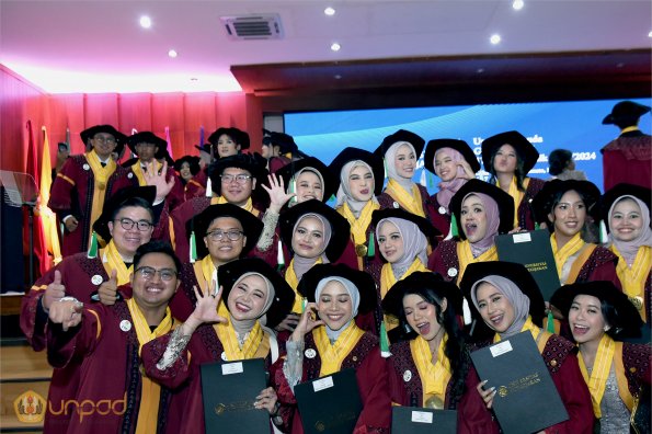 WISUDA UNPAD GEL IV TA 2023-2024 (96)