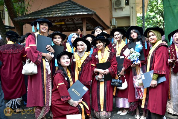 WISUDA UNPAD GEL III TA 2023-2024 (104)