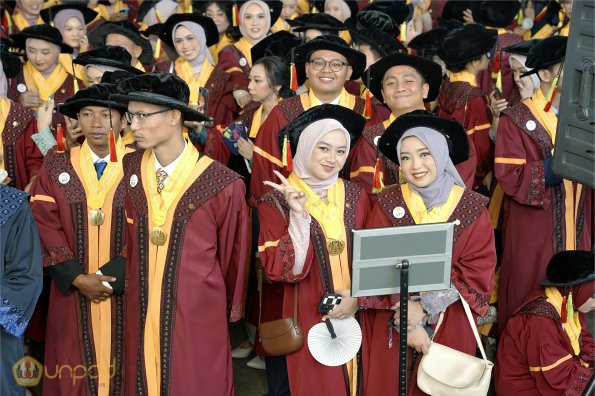 WISUDA UNPAD GEL III TA 2023-2024 (19)