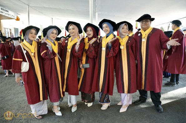 WISUDA UNPAD GEL III TA 2023-2024 (2)