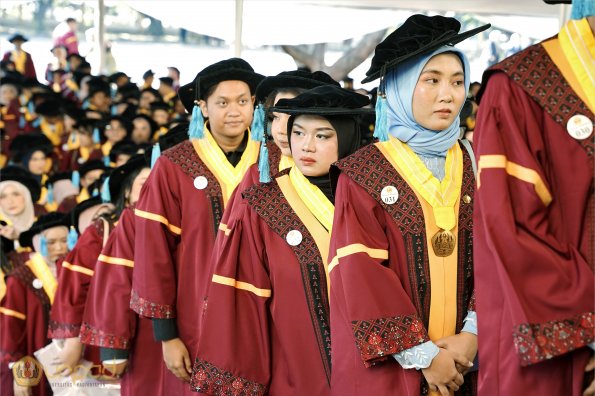 WISUDA UNPAD GEL III TA 2023-2024 (28)