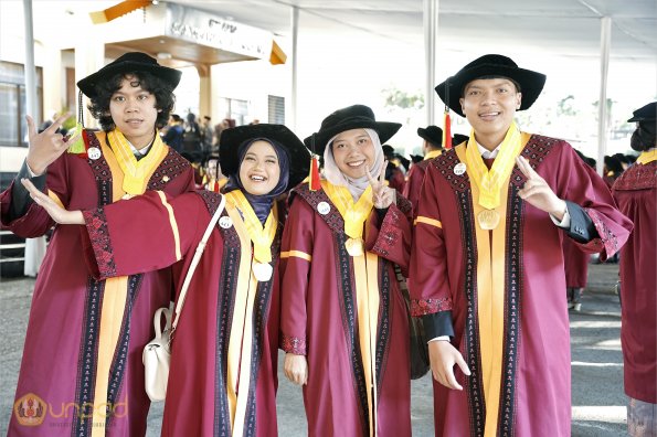 WISUDA UNPAD GEL III TA 2023-2024 (3)