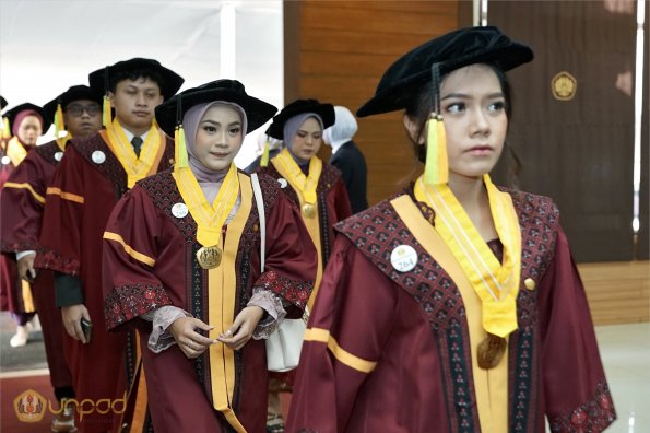 WISUDA UNPAD GEL III TA 2023-2024 (37)