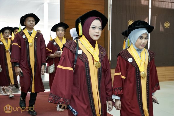 WISUDA UNPAD GEL III TA 2023-2024 (38)