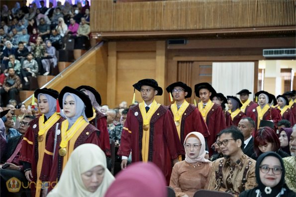 WISUDA UNPAD GEL III TA 2023-2024 (42)