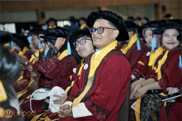 WISUDA UNPAD GEL III TA 2023-2024 (43)