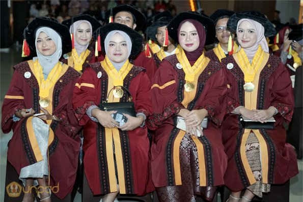 WISUDA UNPAD GEL III TA 2023-2024 (57)