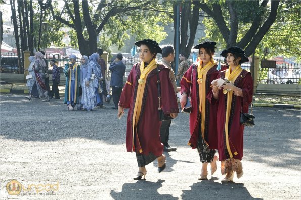 WISUDA UNPAD GEL III TA 2023-2024 (8)