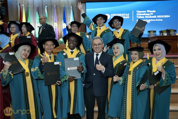 WISUDA UNPAD GEL III TA 2023-2024 (80)