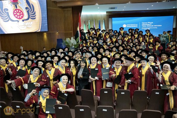 WISUDA UNPAD GEL III TA 2023-2024 (85)