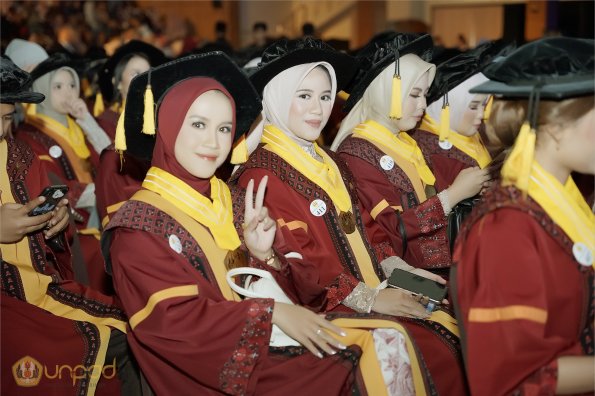 WISUDA UNPAD GEL III TA 2023-2024 (21)