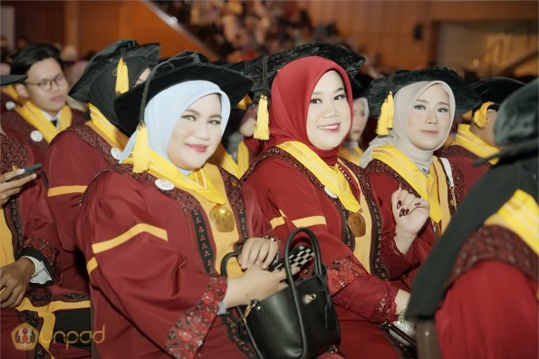 WISUDA UNPAD GEL III TA 2023-2024 (22)