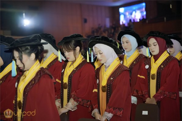 WISUDA UNPAD GEL III TA 2023-2024 (25)