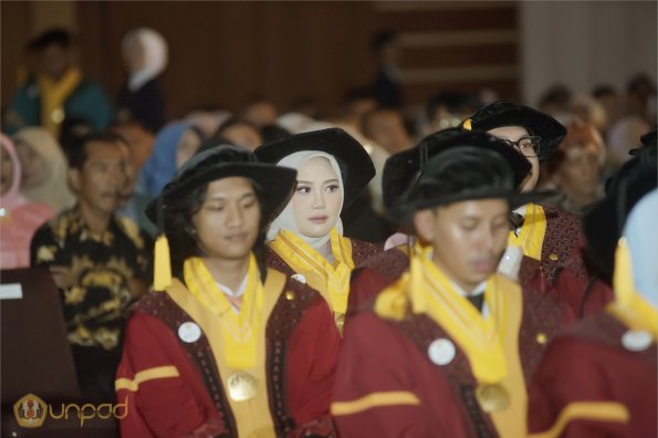 WISUDA UNPAD GEL III TA 2023-2024 (30)