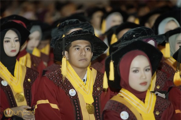 WISUDA UNPAD GEL III TA 2023-2024 (35)