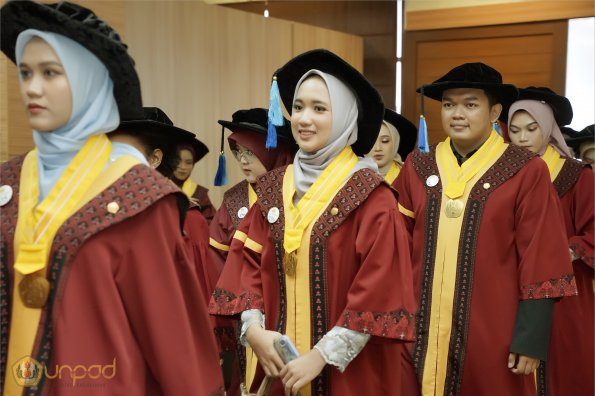 WISUDA UNPAD GEL III TA 2023-2024 (81)