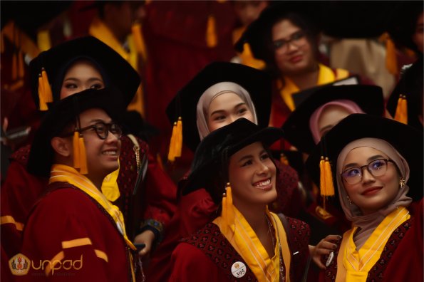 WISUDA UNPAD GEL III TA 2023-2024 (94)