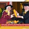 WISUDA UNPAD GEL III TA 2023-2024 FAK. EKONOMI DAN BISNIS OLEH REKTOR (121)