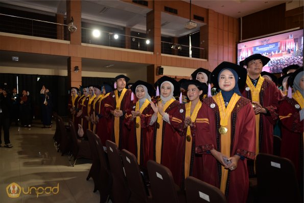 WISUDA UNPAD GEL IV TA 2024-2025 (10)